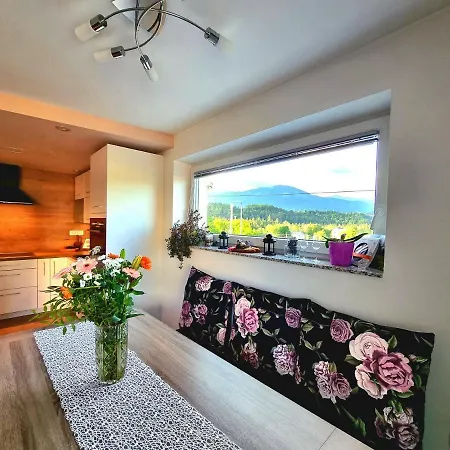 Gartnar -hiska S Pridihom Domacnosti In Pogledom Na Hribe. Apartmán *