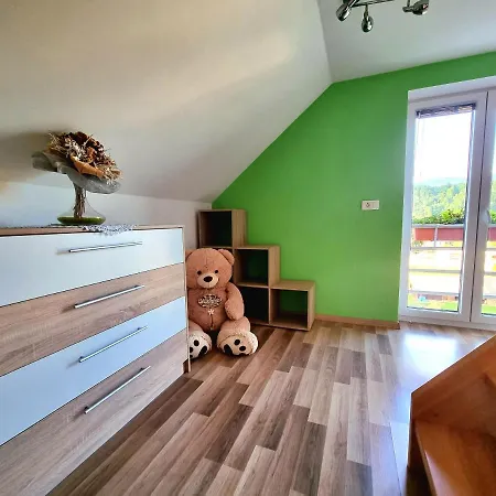 Gartnar -hiska S Pridihom Domacnosti In Pogledom Na Hribe. Radovljica