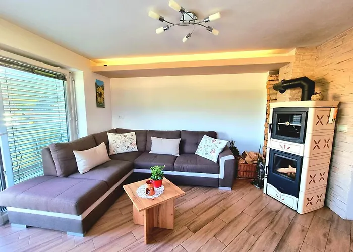 Gartnar -hiska S Pridihom Domacnosti In Pogledom Na Hribe. شقة رادوفيتْسا