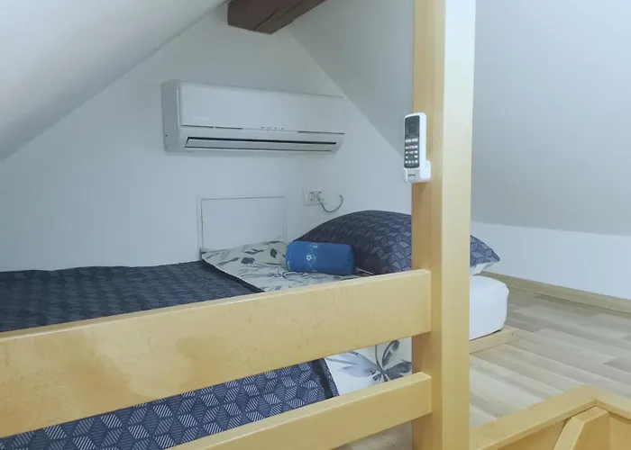 Gartnar -hiska S Pridihom Domacnosti In Pogledom Na Hribe. رادوفيتْسا